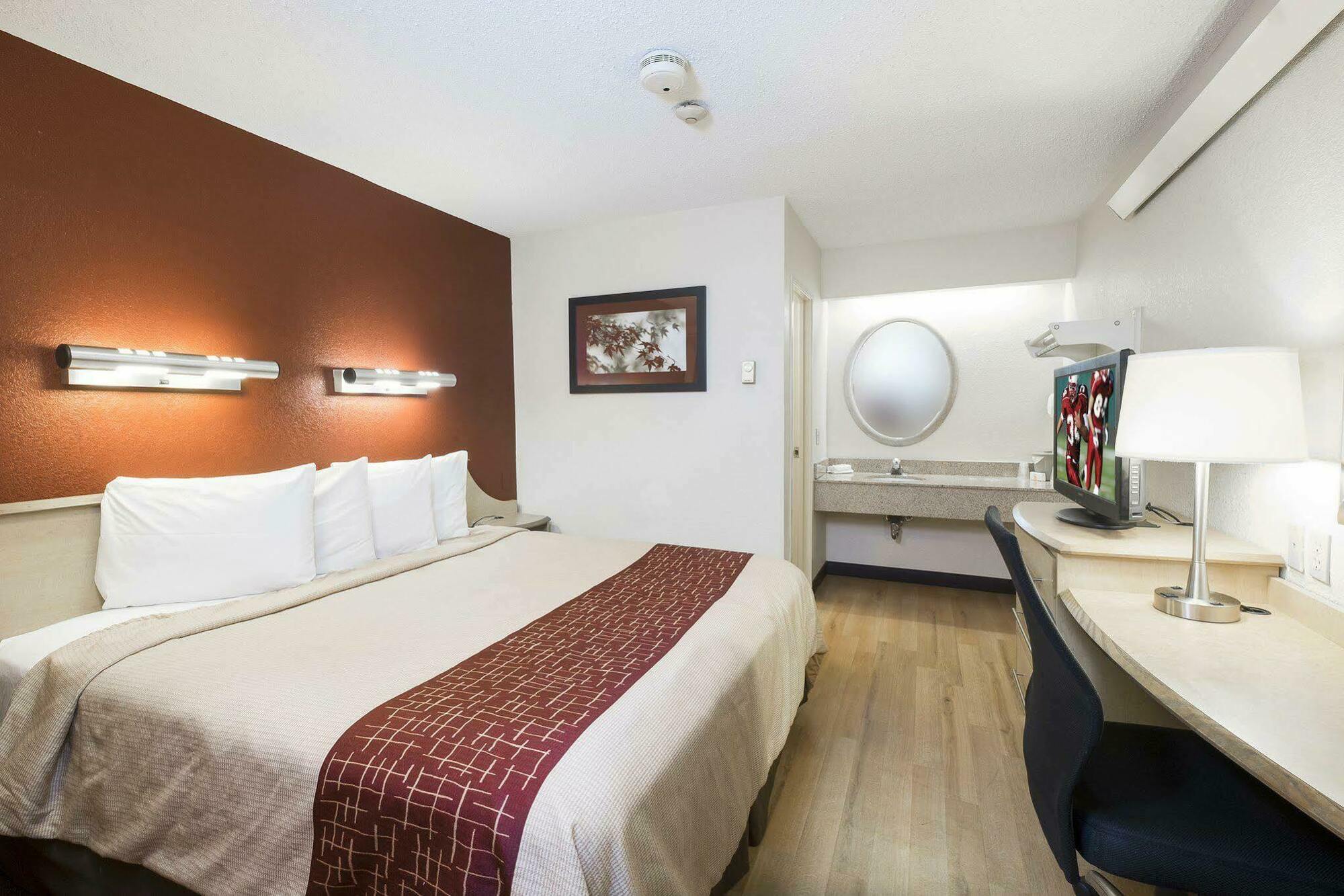 Red Roof Inn Asheville - Biltmore West Εξωτερικό φωτογραφία